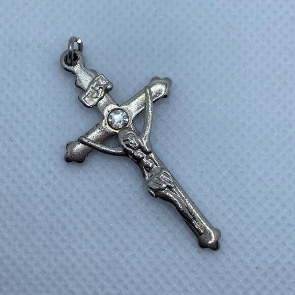 💛 Vintage Gold Plated CZ Crucifix Pendant - Picture 2 of 4